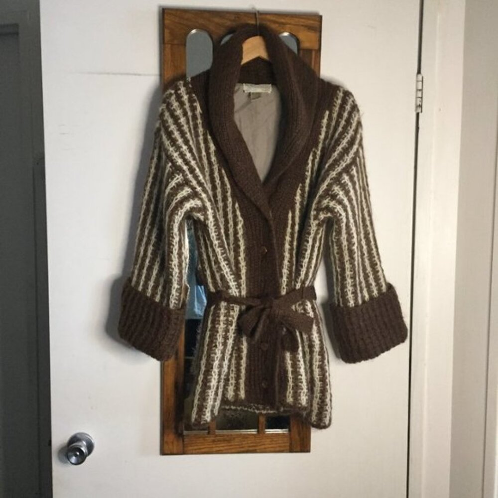 VINTAGE CARDIGAN SWEATER
